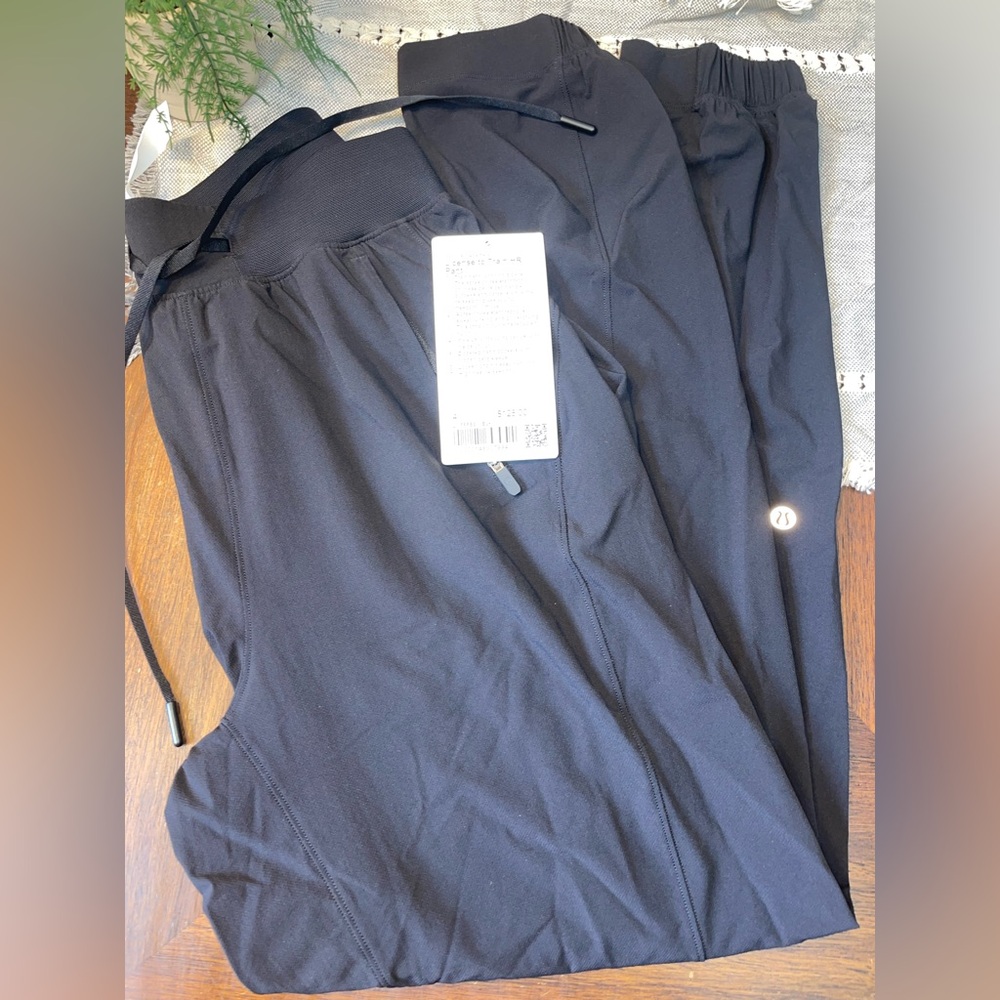 Lululemon Joggers Women’s Size 4 Black Athletic Pants Zip Pocket NEW”